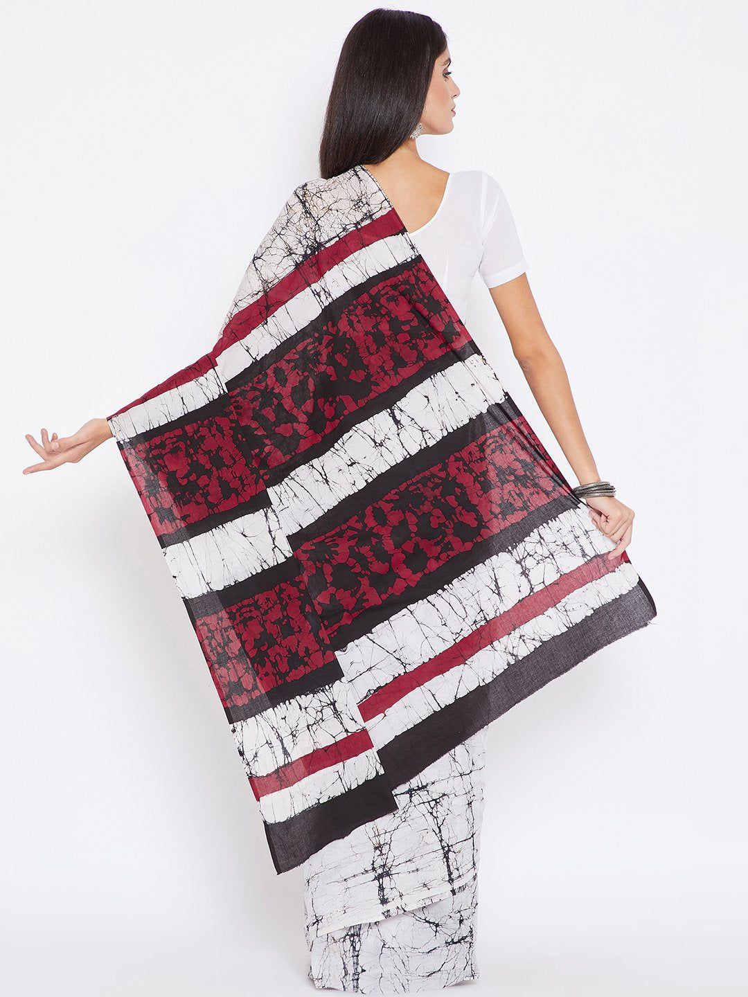 Red & White Batik Dyed Handcrafted Cotton Saree-Saree-Kalakari India-BHKPSA0013-Batik, Cotton, Geographical Indication, Hand Blocks, Hand Crafted, Heritage Prints, Sarees, Sustainable Fabrics-[Linen,Ethnic,wear,Fashionista,Handloom,Handicraft,Indigo,blockprint,block,print,Cotton,Chanderi,Blue, latest,classy,party,bollywood,trendy,summer,style,traditional,formal,elegant,unique,style,hand,block,print, dabu,booti,gift,present,glamorous,affordable,collectible,Sari,Saree,printed, holi, Diwali, birthd