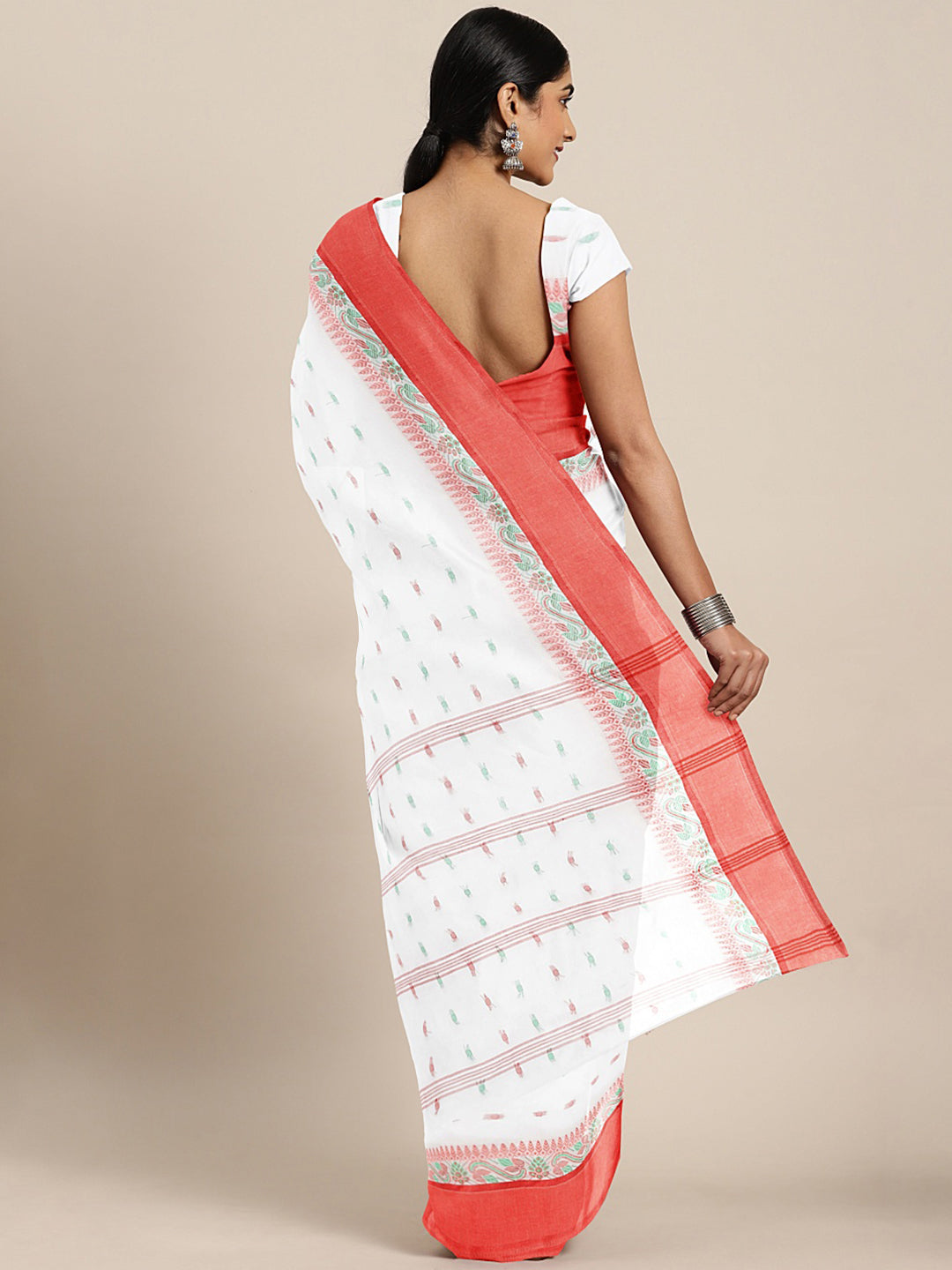 White Tant Woven Design Saree Without Blouse Piece DUTASA033 DUTASA033-Saree-Kalakari India-DUTASA033-Geographical Indication, Hand Crafted, Heritage Prints, Natural Dyes, Sarees, Silk Cotton, Sustainable Fabrics, Taant, Tant, West Bengal, Woven-[Linen,Ethnic,wear,Fashionista,Handloom,Handicraft,Indigo,blockprint,block,print,Cotton,Chanderi,Blue, latest,classy,party,bollywood,trendy,summer,style,traditional,formal,elegant,unique,style,hand,block,print, dabu,booti,gift,present,glamorous,affordabl