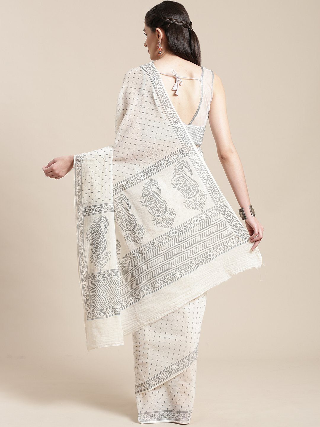 White & Grey Cotton Handblock Print Saree-Saree-Kalakari India-HUPASA0005-Cotton, Geographical Indication, Hand Blocks, Hand Crafted, Heritage Prints, Sarees, Sustainable Fabrics-[Linen,Ethnic,wear,Fashionista,Handloom,Handicraft,Indigo,blockprint,block,print,Cotton,Chanderi,Blue, latest,classy,party,bollywood,trendy,summer,style,traditional,formal,elegant,unique,style,hand,block,print, dabu,booti,gift,present,glamorous,affordable,collectible,Sari,Saree,printed, holi, Diwali, birthday, anniversa