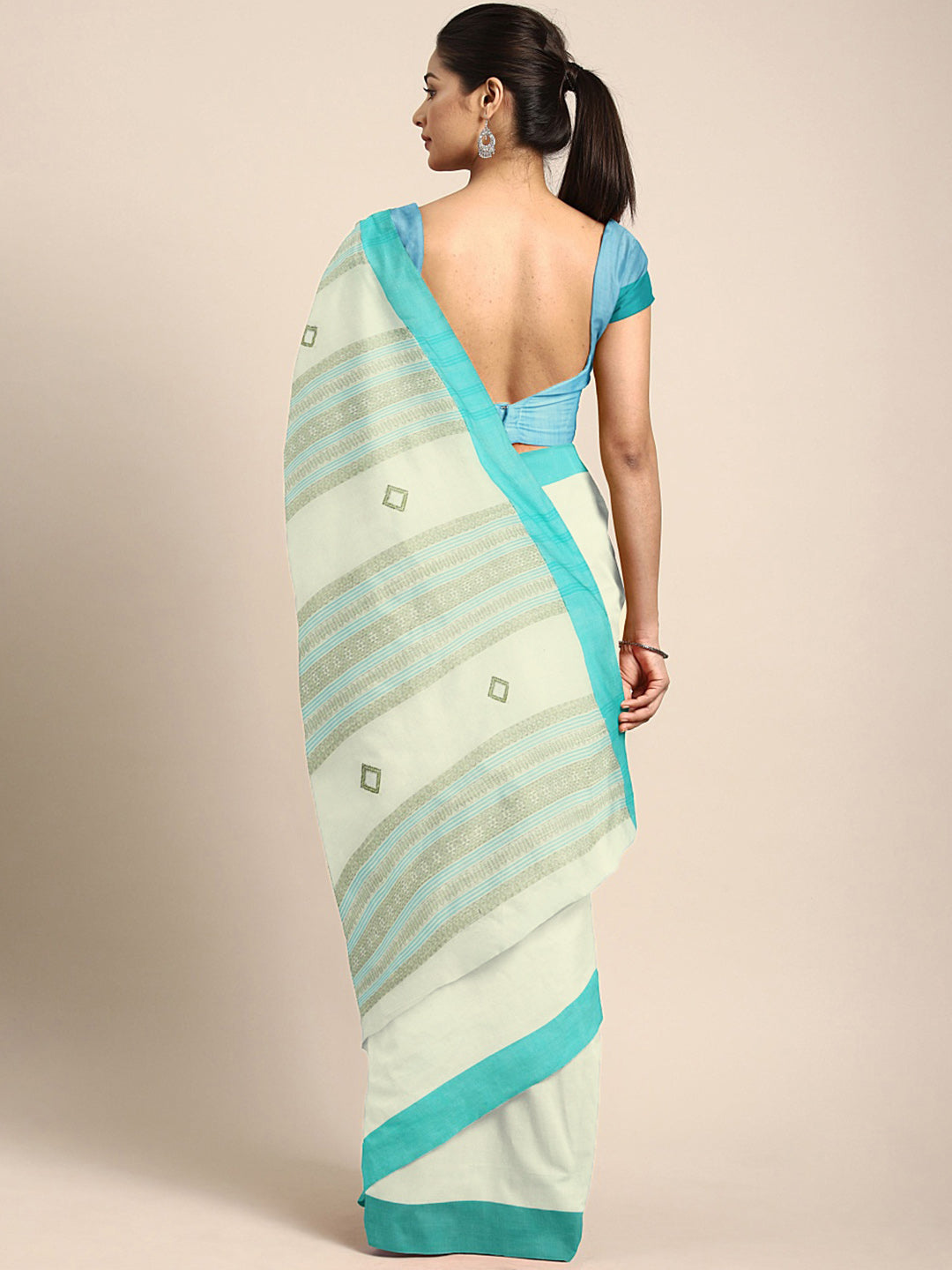 Off White Jamdani Woven Design Saree With Blouse Piece SHBESA0080 SHBESA0080-Saree-Kalakari India-SHBESA0080-Geographical Indication, Hand Crafted, Handloom, Heritage Prints, Jamdani, Natural Dyes, Pure Cotton, Sarees, Sustainable Fabrics, West Bengal, Woven-[Linen,Ethnic,wear,Fashionista,Handloom,Handicraft,Indigo,blockprint,block,print,Cotton,Chanderi,Blue, latest,classy,party,bollywood,trendy,summer,style,traditional,formal,elegant,unique,style,hand,block,print, dabu,booti,gift,present,glamor