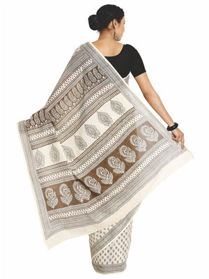 Off-White Cotton Hand Block Bagh Print Handcrafted Saree-Saree-Kalakari India-ZIBASA0041-Bagh, Cotton, Geographical Indication, Hand Blocks, Hand Crafted, Heritage Prints, Natural Dyes, Sarees, Sustainable Fabrics-[Linen,Ethnic,wear,Fashionista,Handloom,Handicraft,Indigo,blockprint,block,print,Cotton,Chanderi,Blue, latest,classy,party,bollywood,trendy,summer,style,traditional,formal,elegant,unique,style,hand,block,print, dabu,booti,gift,present,glamorous,affordable,collectible,Sari,Saree,printed