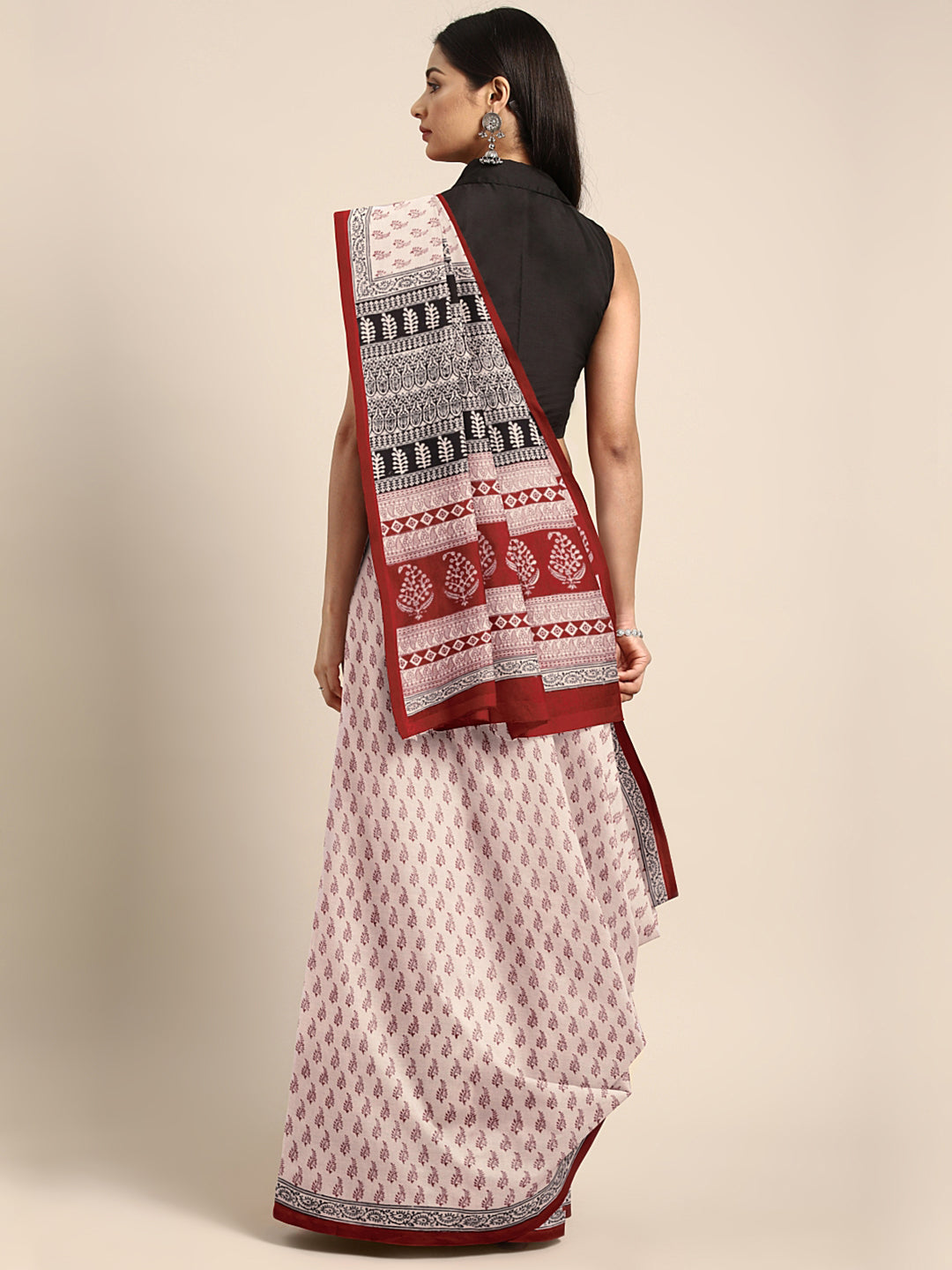 White and Red, Kalakari India Off-White & Maroon Printed Bagh Handloom Saree ZIBASA0109-Saree-Kalakari India-ZIBASA0109-Bagh, Cotton, Geographical Indication, Hand Crafted, Heritage Prints, Natural Dyes, Red, Sarees, Sustainable Fabrics, Woven, Yellow-[Linen,Ethnic,wear,Fashionista,Handloom,Handicraft,Indigo,blockprint,block,print,Cotton,Chanderi,Blue, latest,classy,party,bollywood,trendy,summer,style,traditional,formal,elegant,unique,style,hand,block,print, dabu,booti,gift,present,glamorous,aff